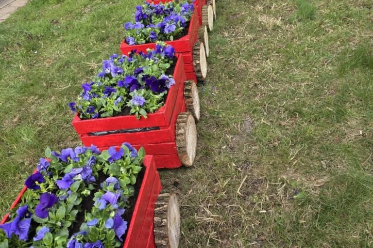 flower train station