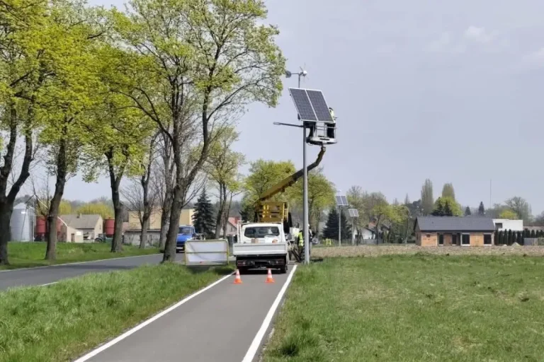 hybrid streetlight path