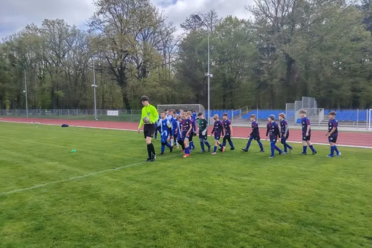 youth football players